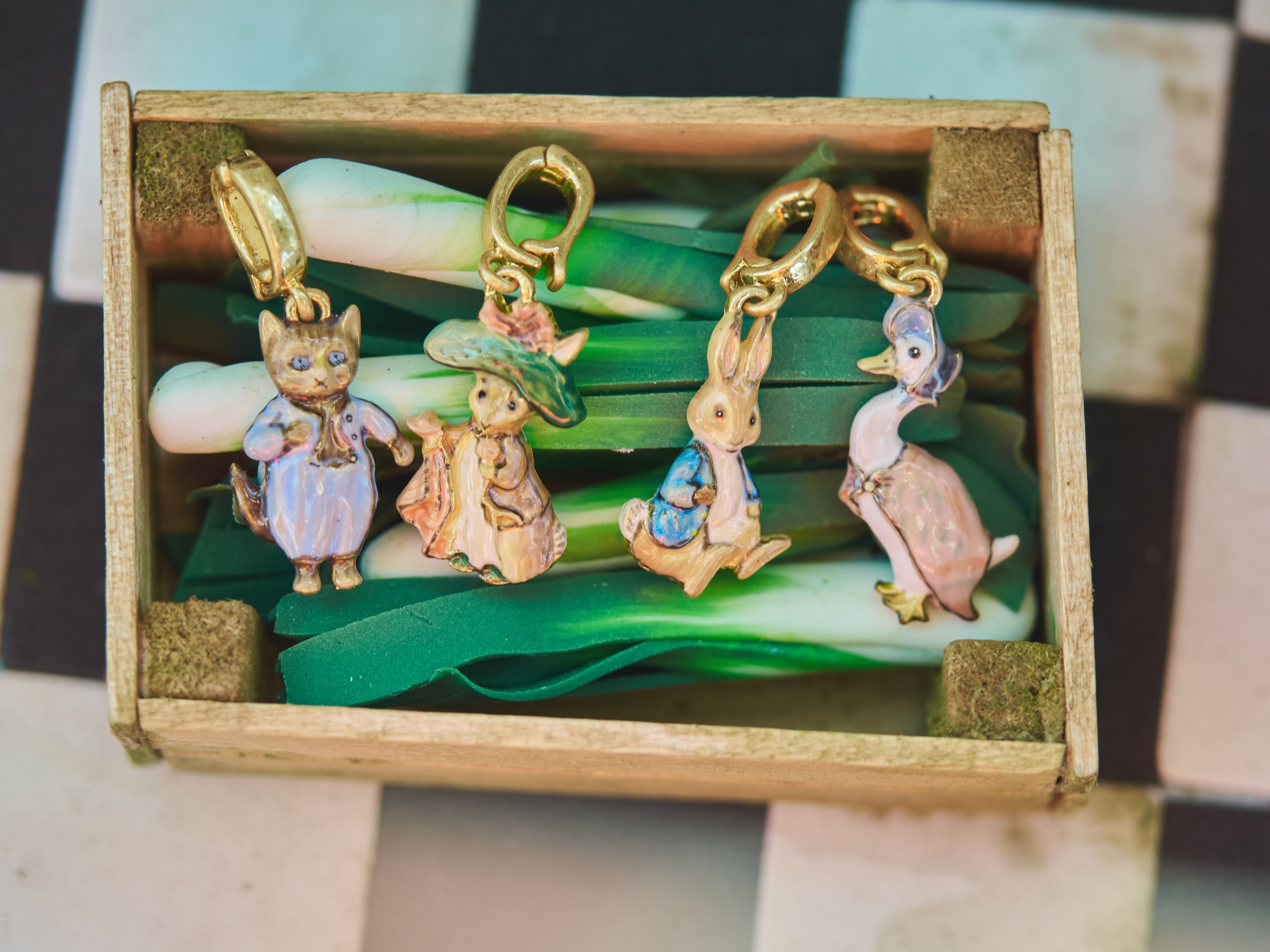 FABLE フェイブル×ピーターラビット コットンテールブローチ Fable England x Peter Rabbit Cotton-Tail Brooch - www