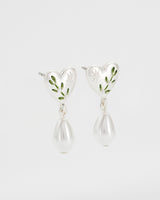 Niva Mistletoe Pearl Earrings in Silver