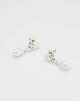 Niva Mistletoe Pearl Earrings in Silver