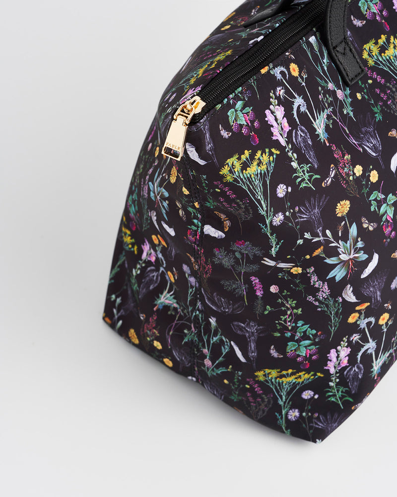 Wilderness Large Black Grab Tote