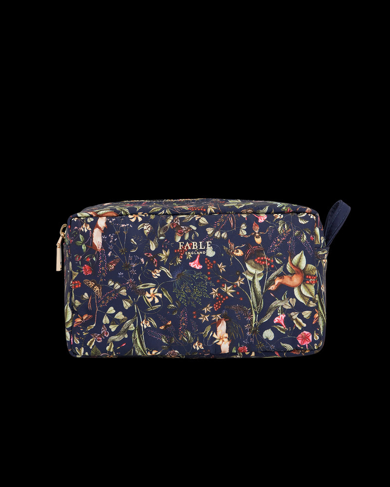 Wolf Garden Travel Pouch