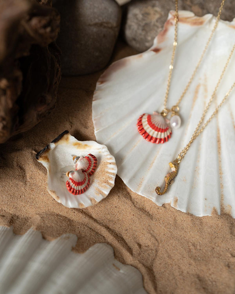 Clam Shell and Pearl Short Necklace